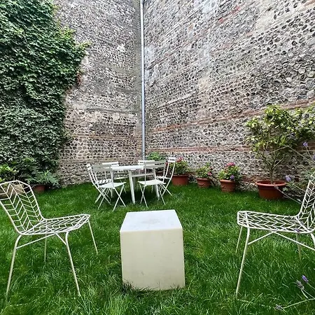 Hotel La Terrienne, Ile Du Pollet *